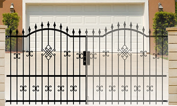 BORA NAGYKAPU. BAL SZÁRNY SIMA. NATÚR. ÍVES